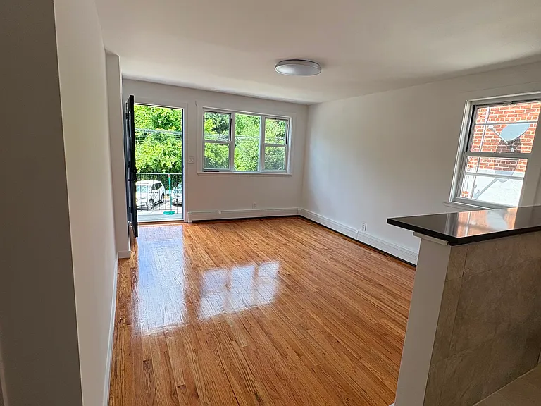 Emerson Ave — Photo 4