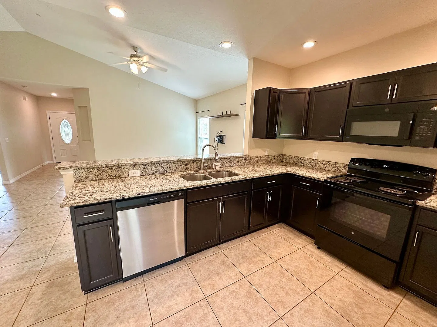 Beautiful 3/2 home in Deland — Photo 4
