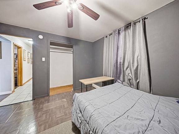 5th image of 7426 W 62nd Pl