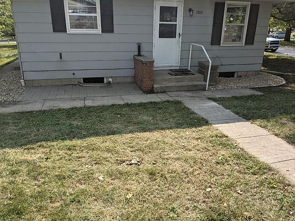 Updated landscaping 2021 - grill pad/seating area added