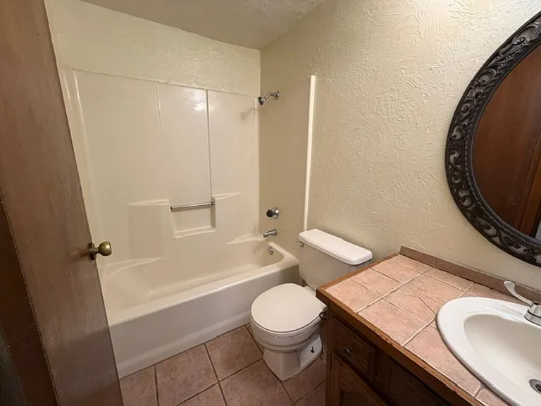 2124 Lonnie Ln — Photo 8
