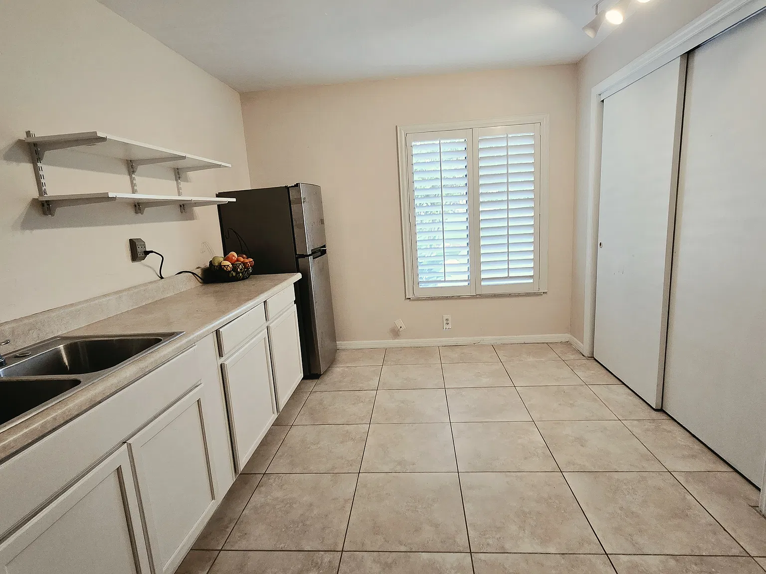2 bed, 674 sqft, $1,100 — Photo 4