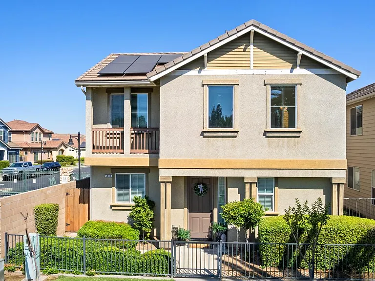 5507 N Gates Ave — Photo 1