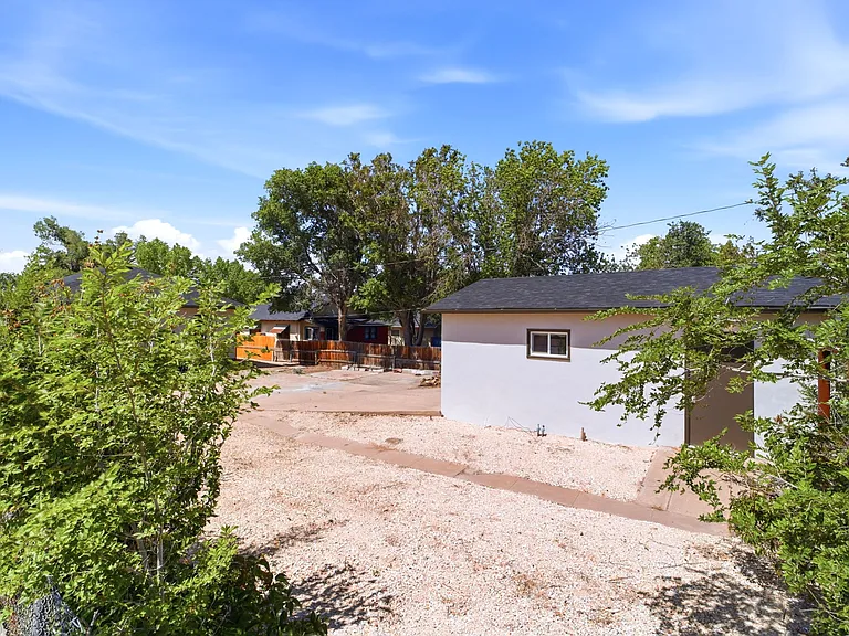 330 Jefferson St — Photo 53