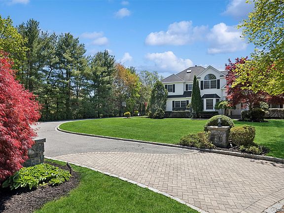 2nd image of 4 Astor Court