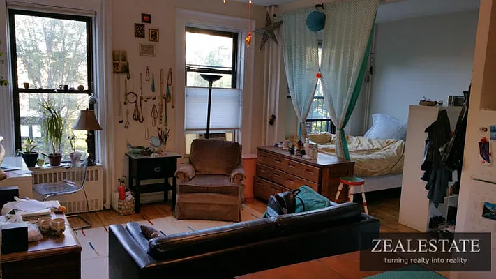 Rented by ZealEstate Group Inc | media 10