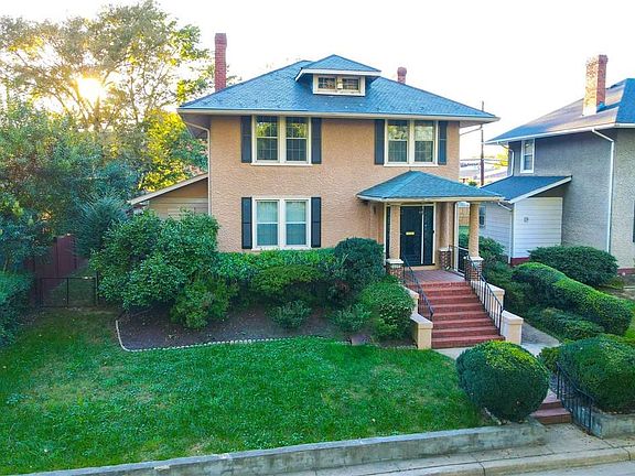 2nd image of 2924 Hawthorne Ave