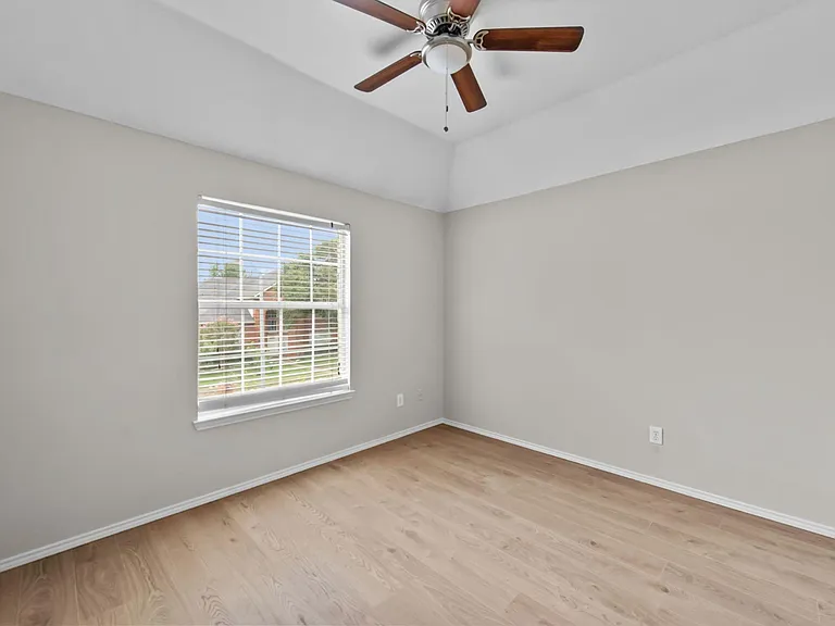 2421 Kittyhawk Dr — Photo 26