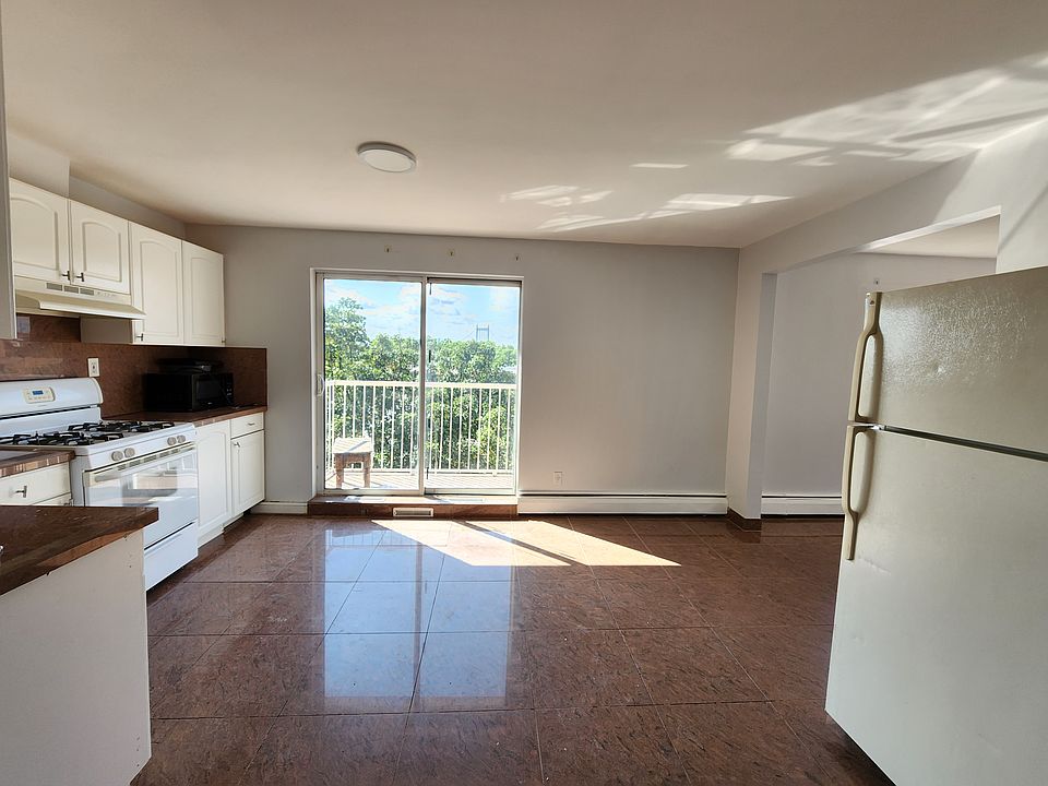 1st image of 24-16 32nd St #3
