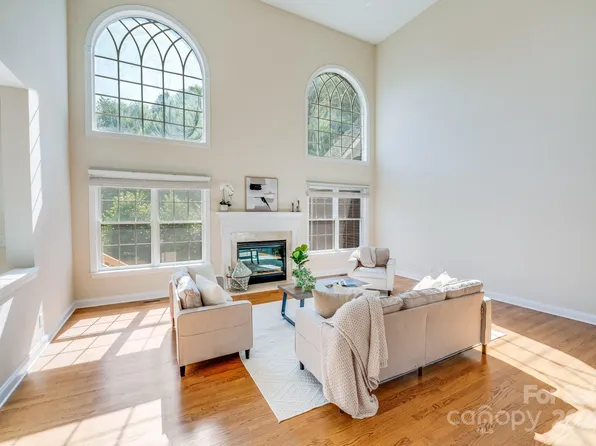 2604 Cadagon Ct, Charlotte, NC 28270