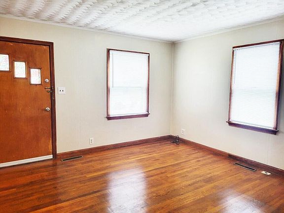 3rd image of 508 Buckner St