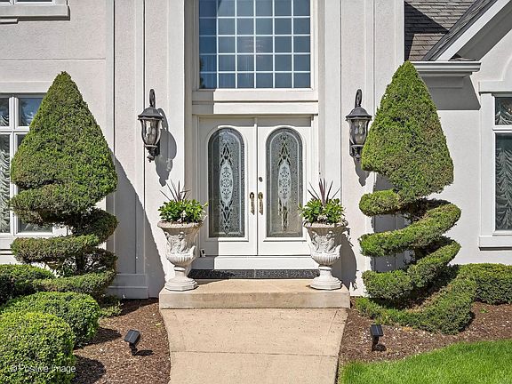 2nd image of 6714 Sweetbriar Ln
