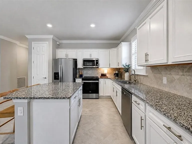 3564 E Hampton Cir #1 — Photo 3