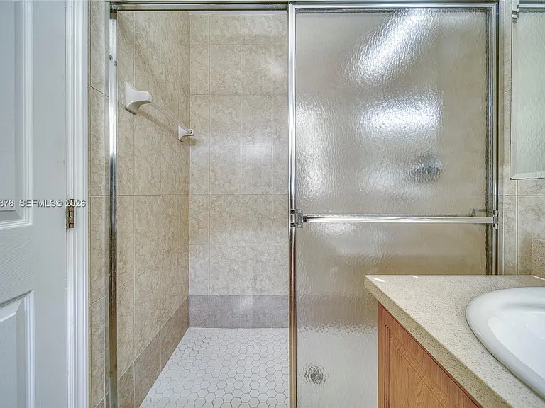 4136 SW 14th St — Photo 20