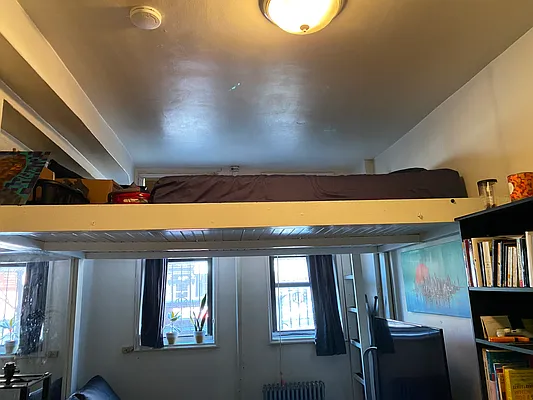 Rented by Compass | media 18