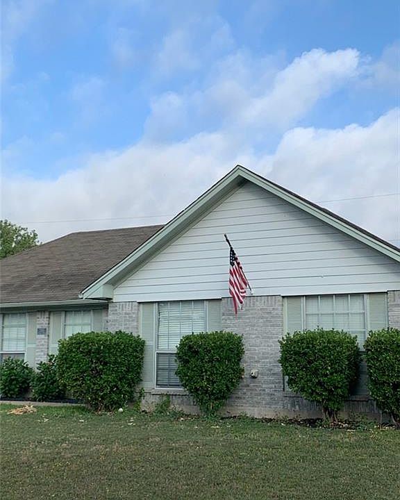 2nd image of 2707 Mirage Dr