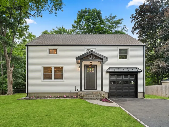 15 Lynn Court, Darien, CT 06820