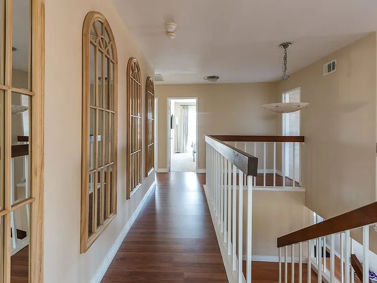 Crest Vista Dr — Photo 55