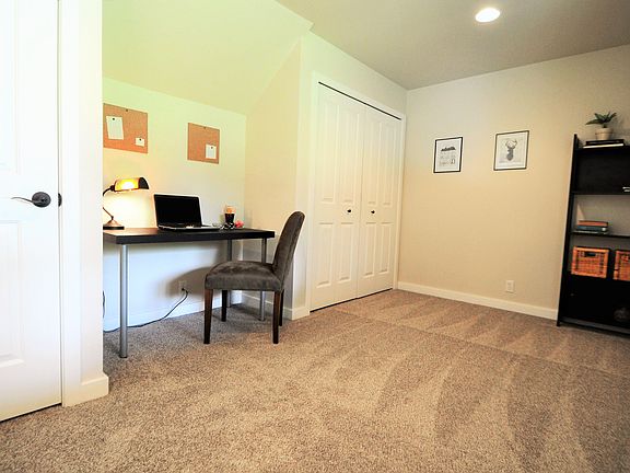 3rd image of 10707 46th Ave E