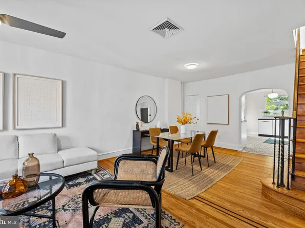 1114 Pierce St, Philadelphia, PA 19148