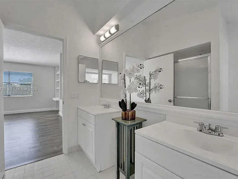 1224 Sussex St — Photo 32