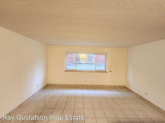2nd image of 137 50th Ave APT 1E
