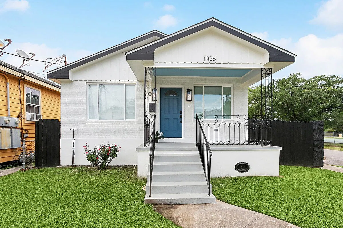 2 bed, 1.0 bath, 1012 sqft, $1,600 — Photo 1