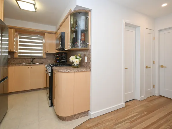 2629 East 65th Street image 19 of 25