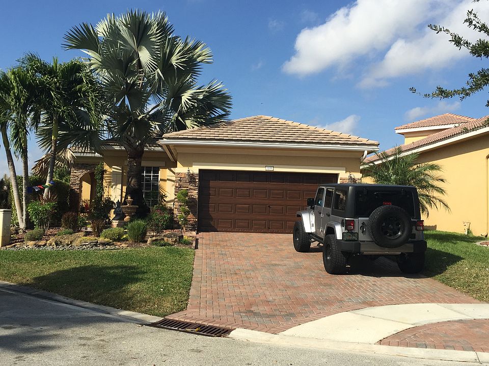 1st image of 7811 NW 125th Ln