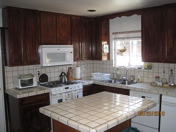 4th image of 5903 Division St