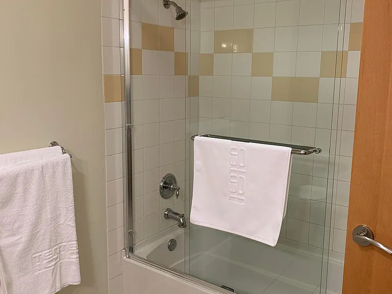 Suite #9 - 2 bed/1 bath - 979 sq ft.
