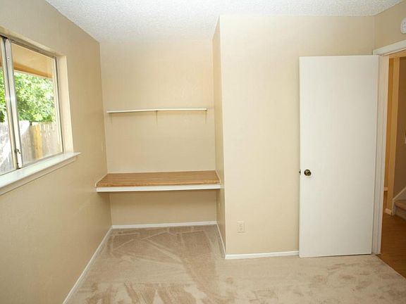 5th image of 9803 Meadowheath Dr