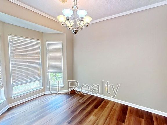 3rd image of 7236 Rock Island Rd