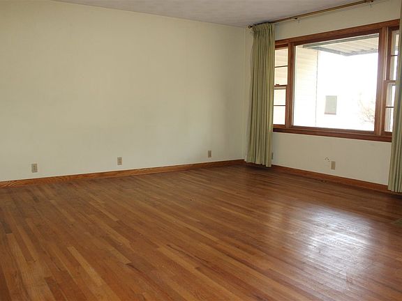 5th image of 11120 N Sunset Dr #1