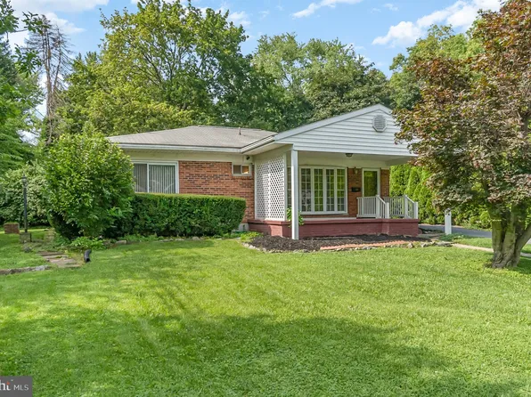 3910 Church St, Camp Hill, PA 17011