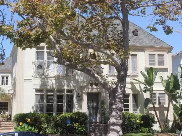 9945 Robbins Dr, Beverly Hills, CA 90212