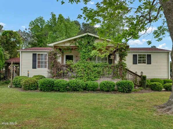 2 Castle Farms Road, Castle Hayne, NC 28429