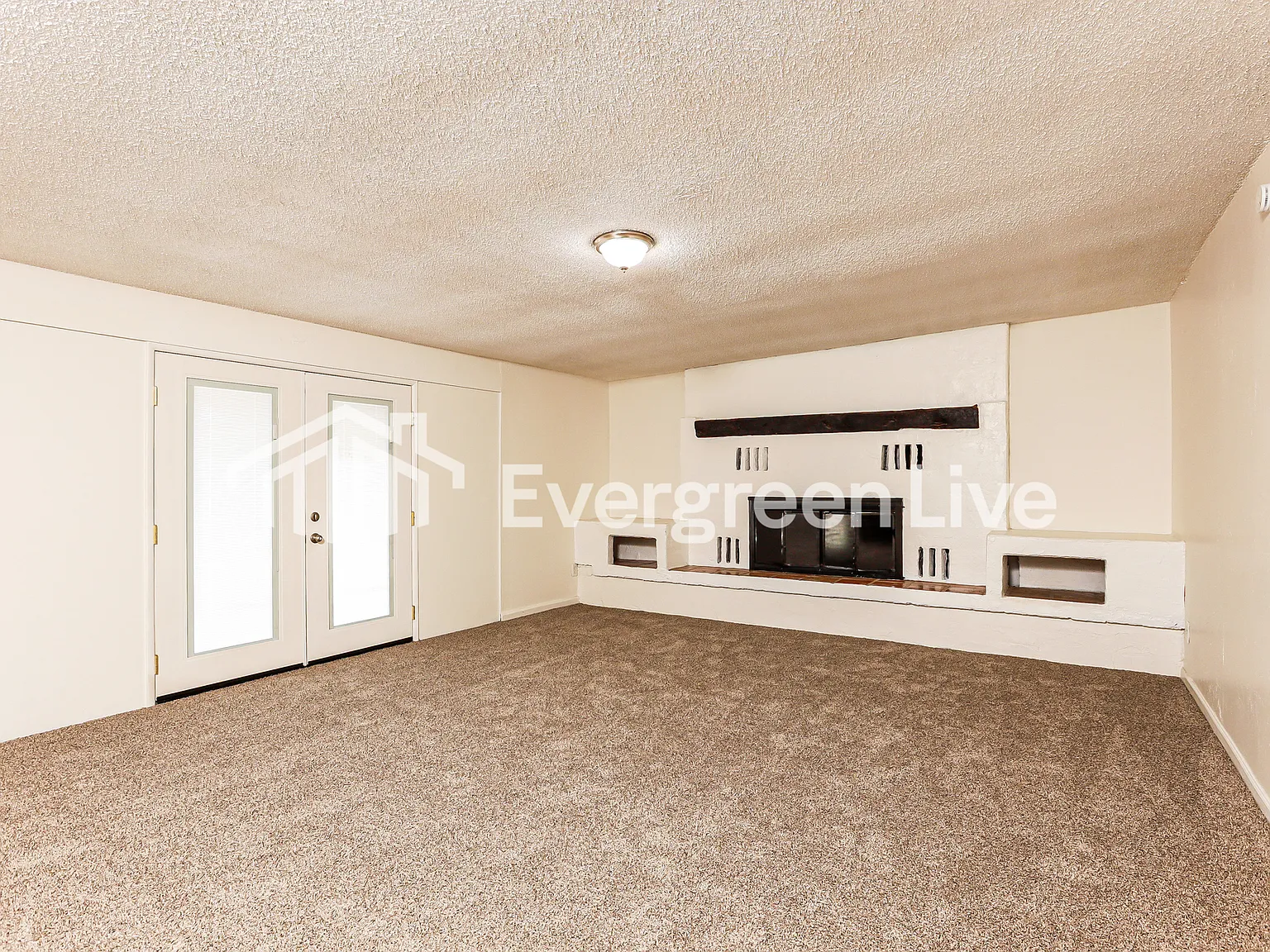 4 bed, 2.0 bath, 1527 sqft, $1,845 — Photo 3