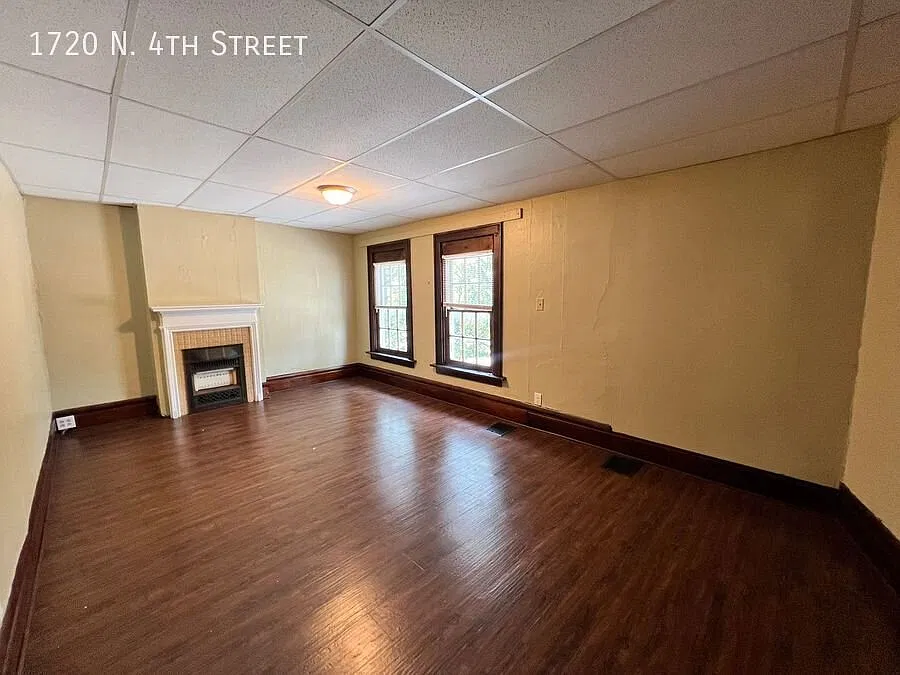 Spacious 4 Bedroom Townhouse on N 4th — Photo 2