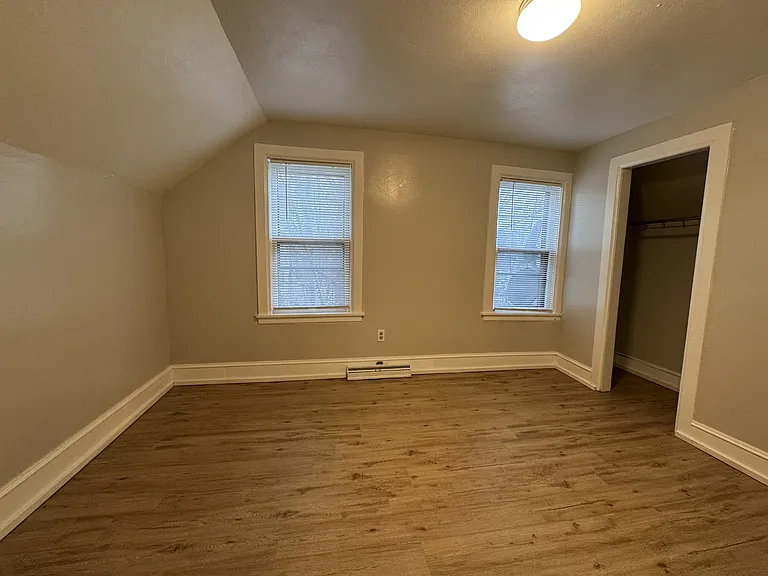 134-138 E Spencer St — Photo 21