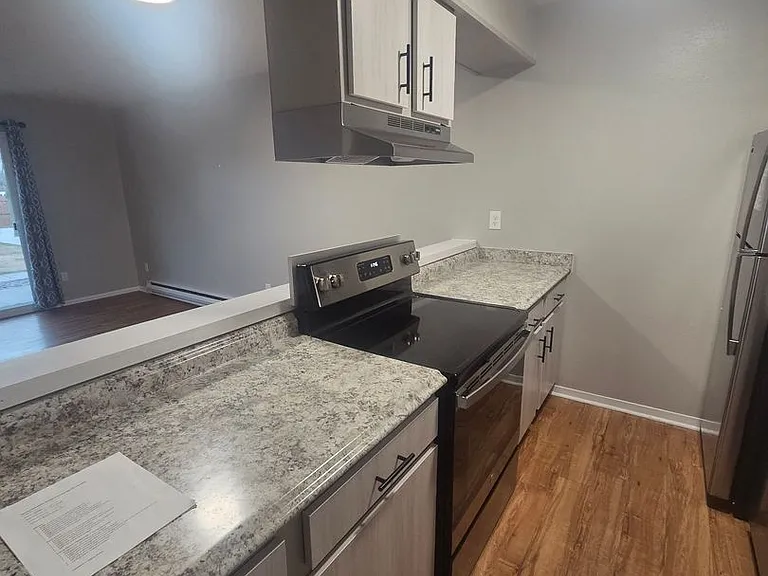 Stone Gate Apartments — Photo 37