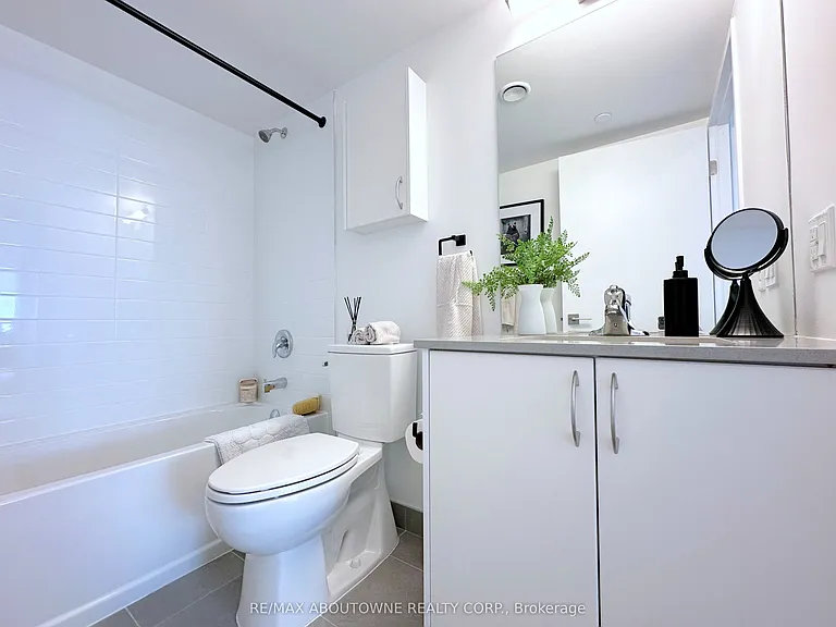 2 River Plate St #1004 — Photo 10
