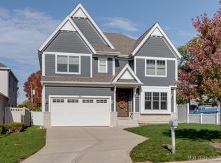 561 W Comstock Ave, Elmhurst, IL
