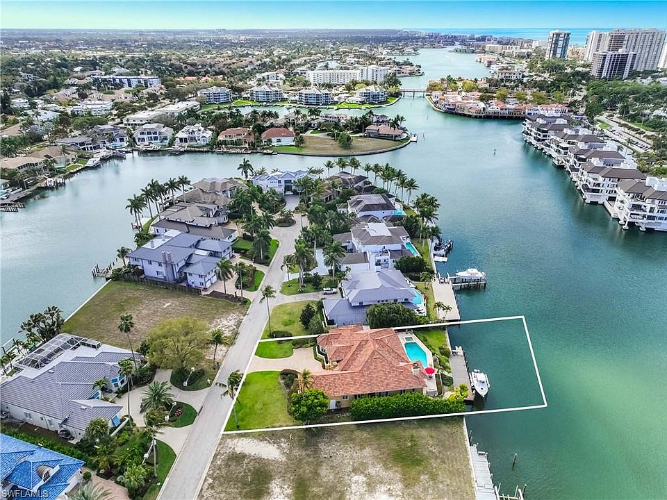 1st image of 313 Neapolitan WAY