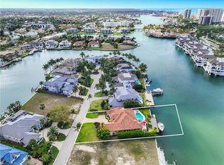 313 Neapolitan Way, Naples, FL 34103