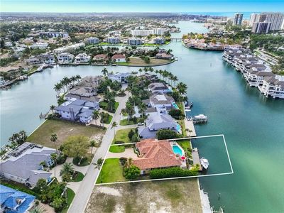 313 Neapolitan WAY, Naples, FL, 34103