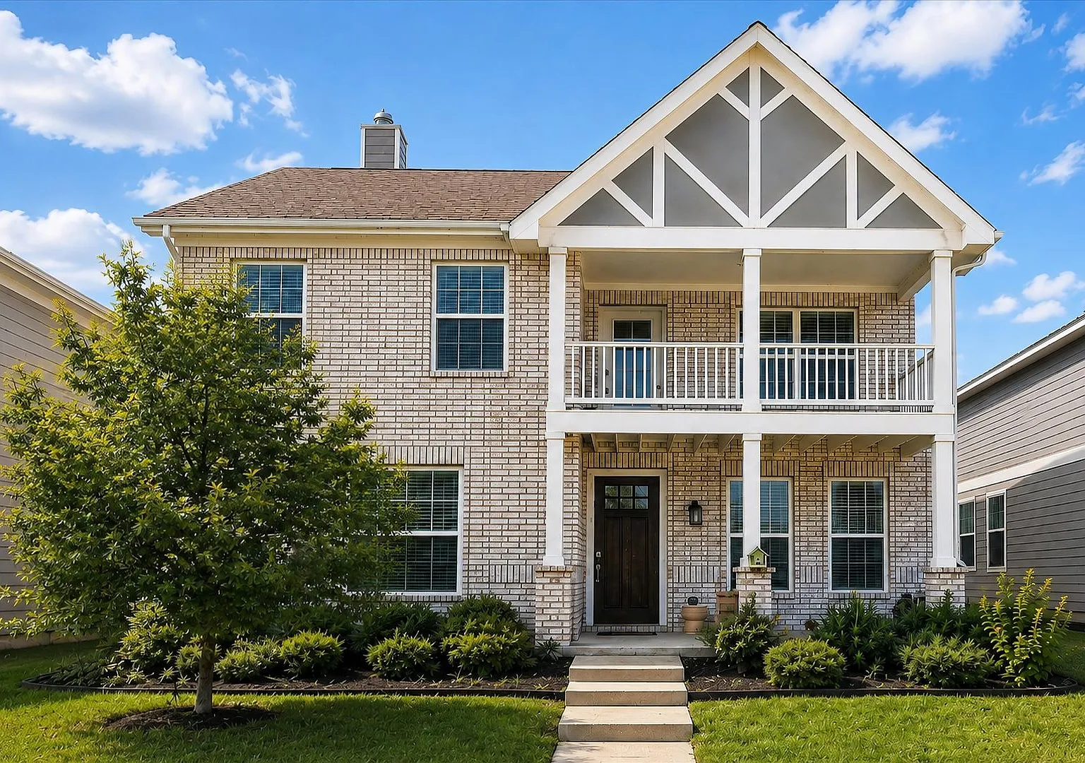 Incredible 4-Bedroom, 3.5 Bath Home — Photo 1