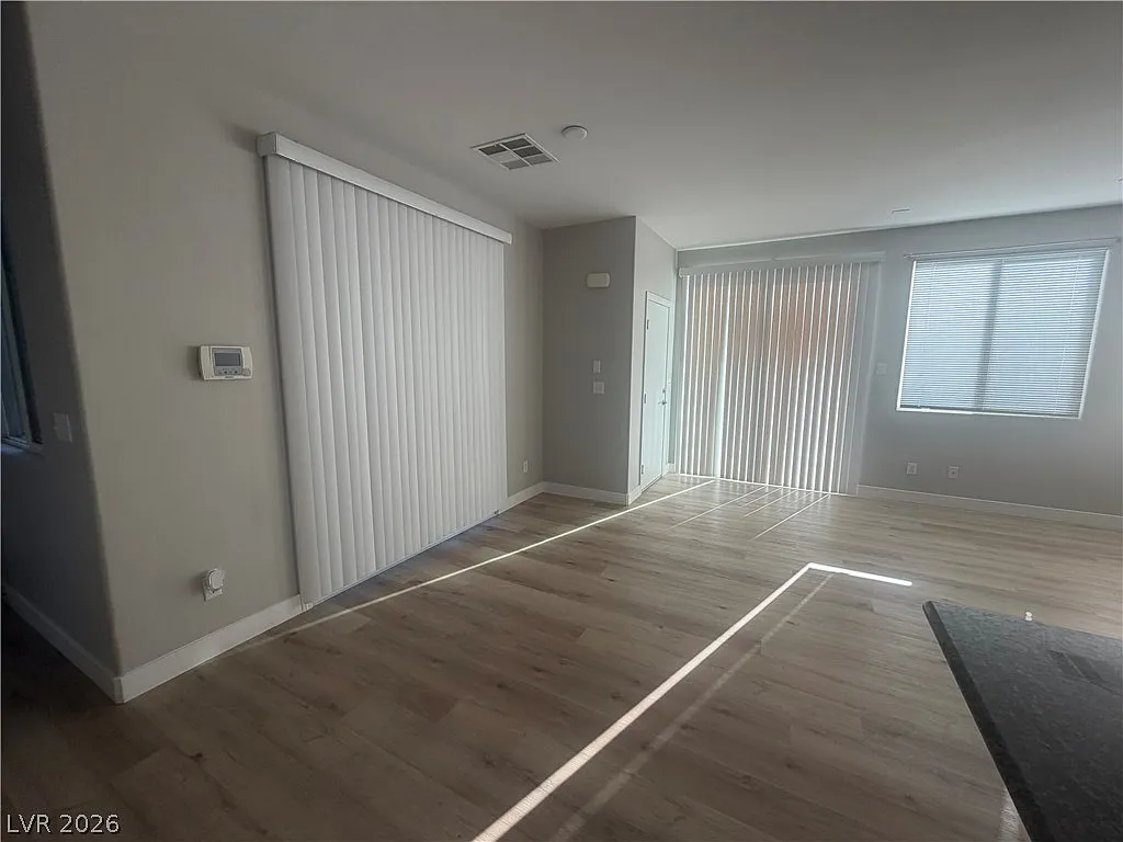 3 bed, 2.5 bath, 1804 sqft, $1,995 — Photo 4