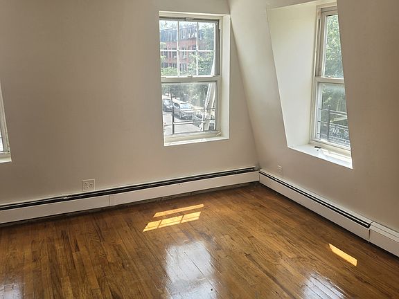 4th image of 509 Hancock St #3R