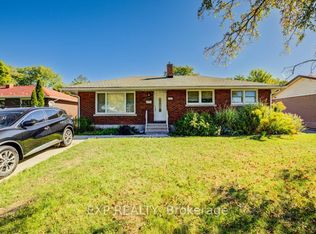 8568 Champlain Dr, Niagara Falls, ON L2G 6Y6